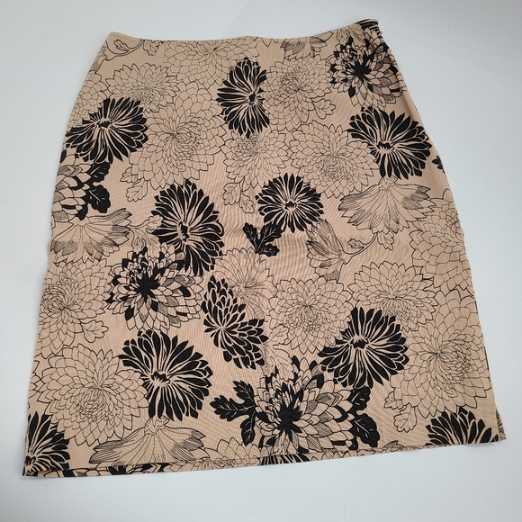 Rafaella Dresses & Skirts - Rafaella Tan with Black Floral Print Pencil Skirt Straight‎ Classic  size 8